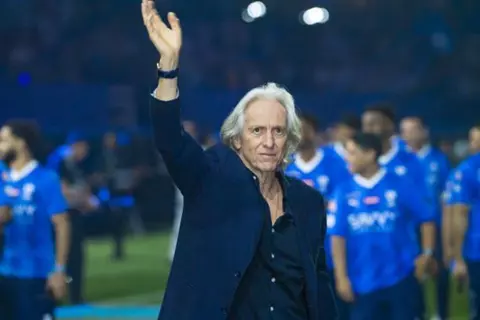 تقارير: خورخي جيسوس يوافق على تدريب منتخب البرازيل.. وشرط وحيد